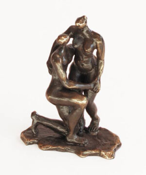 Liefdes sculptuur "Geborgenheid knielend"