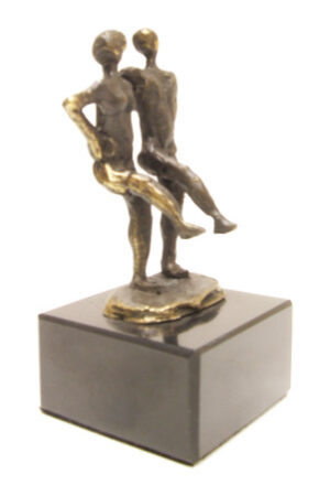 Sculptuur "Samen de grote stap nemen"