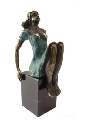 Vrouwen sculptuur "Uitdagend"
