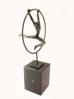 Vrouwen sculptuur "Go for it"