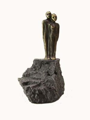 Liefdes sculptuur "Samen naar de toekomst kijken" van kunsthars