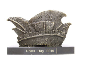 Carnaval beeldje "Prinsenhoed - Prinsensteek"